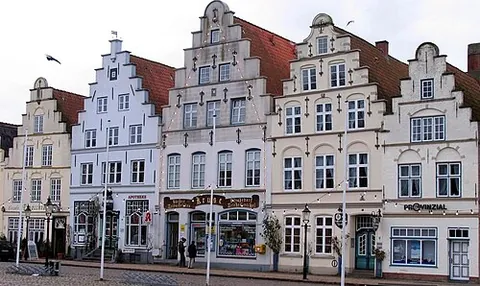corbie step: one of a series of step-like projections at the top of a gable