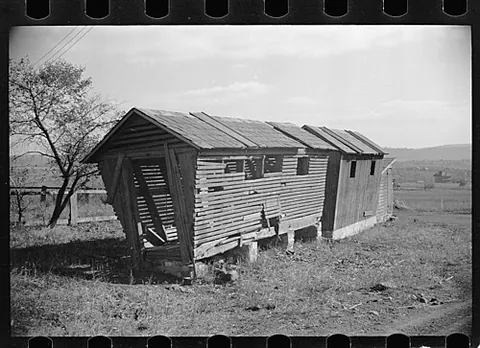 corn crib: a slatted bin or crib for drying corn (maize)