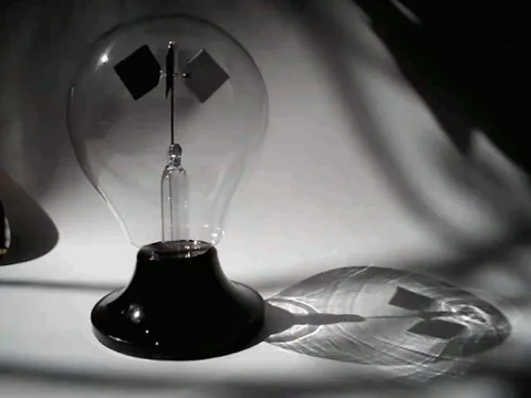 crookes radiometer: synonym of light mill