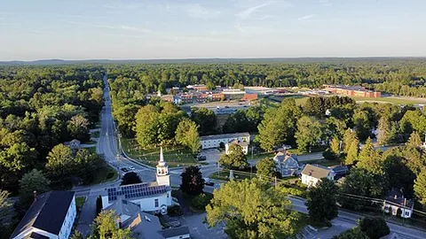 cumberland center: a census-designated place in the town of Cumberland, Cumberland County, Maine, United States
