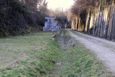 cunette: a trench dug in a moat to allow for drainage, or as an extra obstacle for attackers