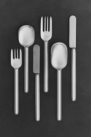 cutlery: sharp cutting utensils