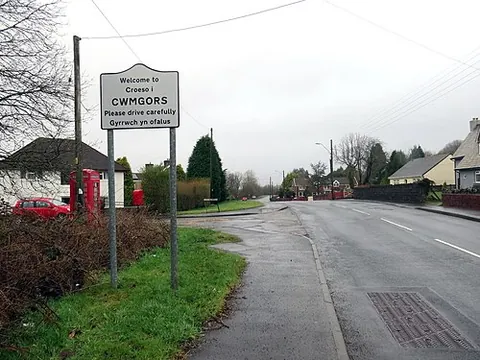 cwmgors: a village in Gwaun-Cae-Gurwen community, Neath Port Talbot borough, Wales (OS grid ref SN7010)