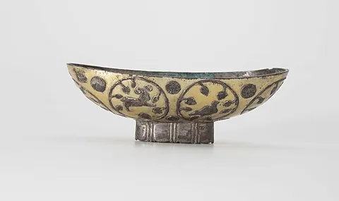 cymbiform: shaped like a boat