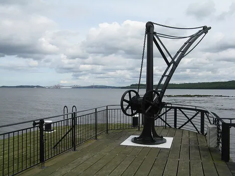 derrick: a device that is used for lifting and moving large objects