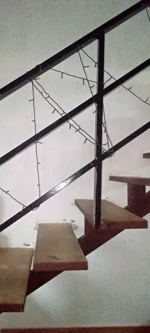 diagonal: joining two nonadjacent vertices (of a polygon or polyhedron)