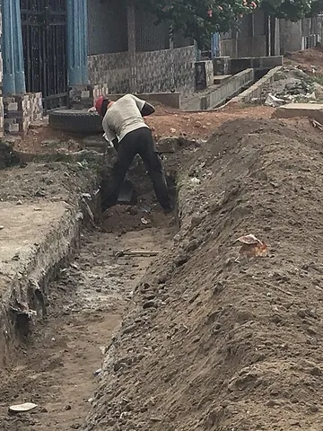 digging: the action performed by a person or thing that digs