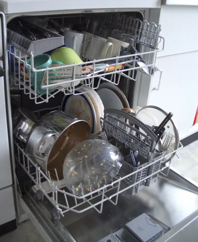 dishwasher: a machine for washing dishes