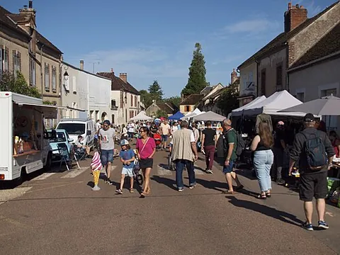 dixmont: a commune in Yonne department, Bourgogne-Franche-Comté, France