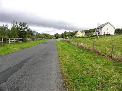 druminnin: a townland north-east of Donegal, County Donegal, Ireland (Irish grid ref G 9881)