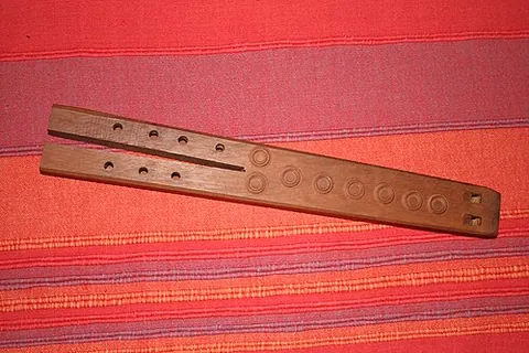 dvojnice: synonym of diple (“A traditional woodwind instrument”)