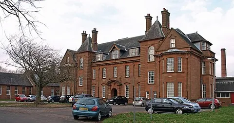 dykebar: a suburban area in south-east Paisley, Renfrewshire council area, Scotland (OS grid ref NS4962)