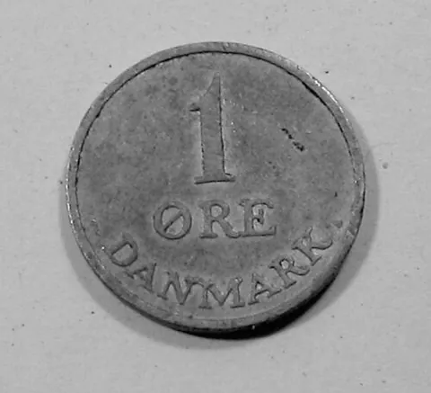 øre: a currency unit worth one hundredth of a Norwegian and Danish krone