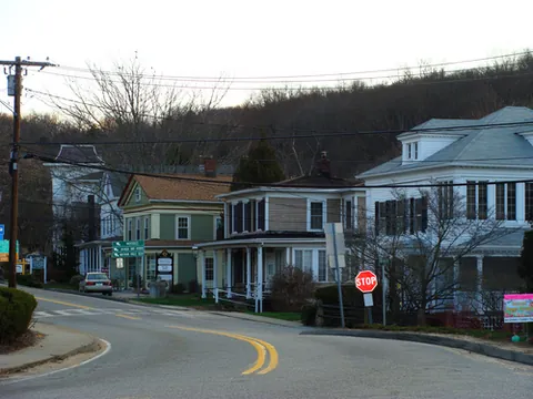 east haddam: a town in Middlesex County, Connecticut, United States