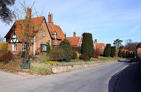 east lockinge: a small village in Lockinge parish, Vale of White Horse district, Oxfordshire, England (OS grid ref...