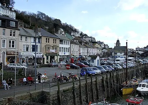 east looe: a suburb of Looe, Cornwall, England, on the east side of the Looe River (OS grid ref SX2553)