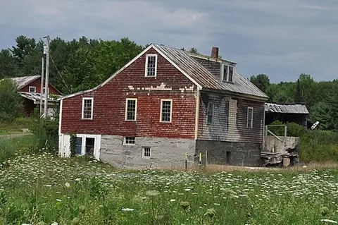 east vassalboro: a village in the town of Vassalboro, Kennebec County, Maine, United States