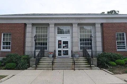 east walpole: a settlement in the town of Walpole, Norfolk County, Massachusetts, United States