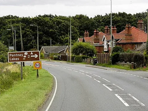 east winch: a village and civil parish in King's Lynn and West Norfolk district, Norfolk, England (OS grid ref...