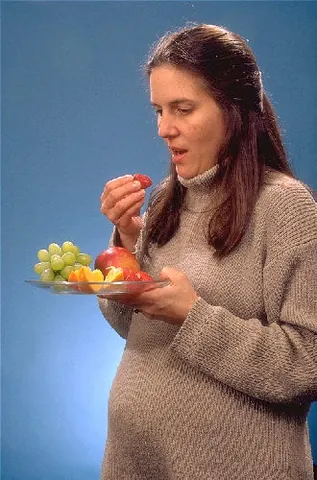 eat for two: to be pregnant