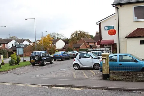 elsenham: a village and civil parish in Uttlesford district, Essex, England (OS grid ref TL5326)