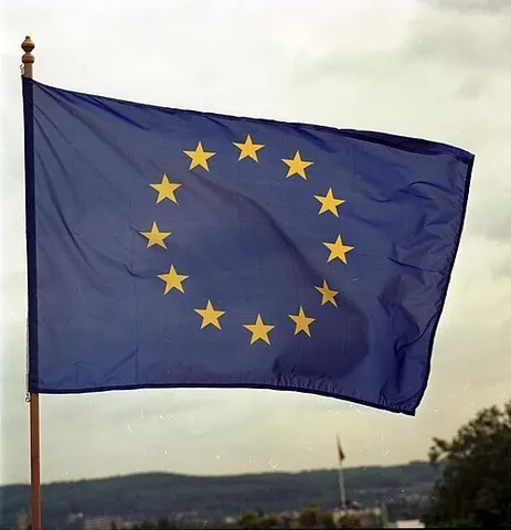 eurodeterrent: the proposed unified nuclear deterrent of the European Community (before November 1993) and the...