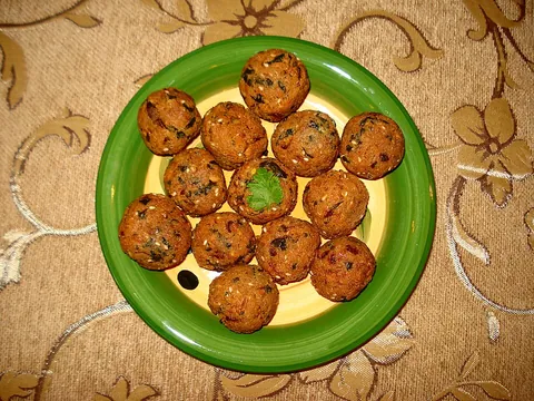 falafel: a Middle Eastern food in the form of balls made from chickpeas or broad beans and other...
