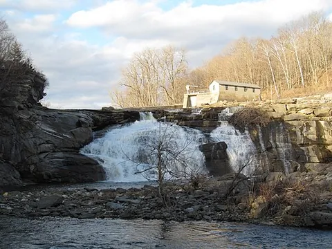 falls village: a census-designated place in the town of Canaan, Litchfield County, Connecticut, United States