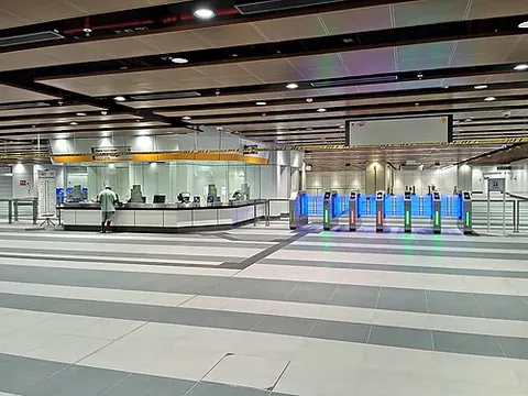 faregate: a barrier limiting access to a public transport network to those who have paid a fare