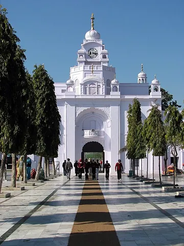 fatehgarh sahib: a city in Punjab, India, prominent in Sikh history