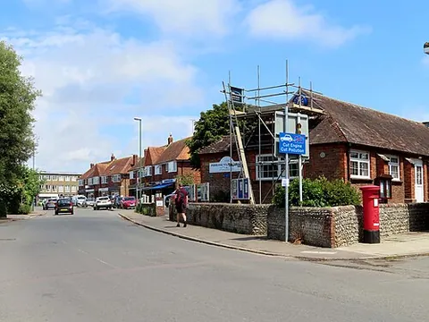 ferring: a coastal village and civil parish in Arun district, West Sussex, England (OS grid ref TQ0902)