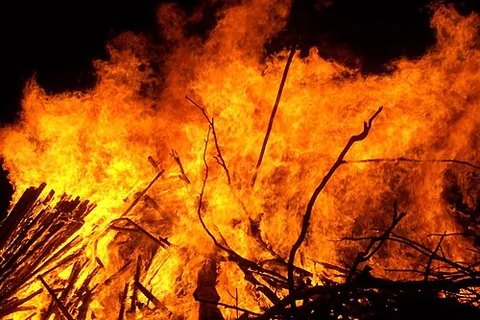 fire: a (usually self-sustaining) chemical reaction involving the bonding of oxygen with carbon or other...