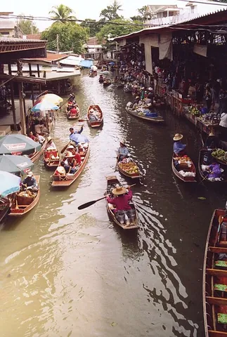 floating market: a market where goods are sold from boats, chiefly found in Southeast and South Asia
