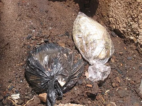 flying toilet: a plastic bag used for defecation and subsequently thrown away