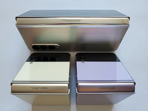 foldable: that can be folded