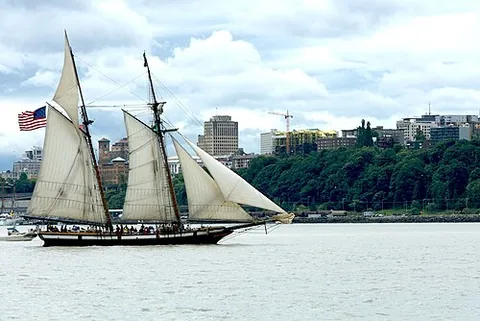 foregaff: the gaff (spar that controls a gaff-rigged sail) that controls a gaff-rigged foresail