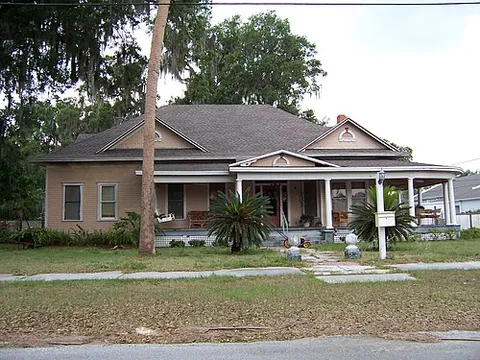 fort meade: a city in Polk County, Florida