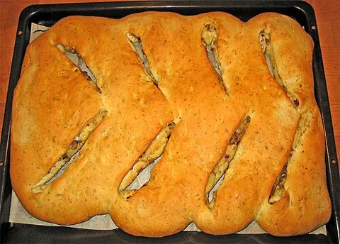 fougasse: a type of lattice-shaped bread associated with the area of Provence