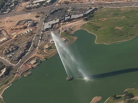 fountain hills: a town in Maricopa County, Arizona, United States