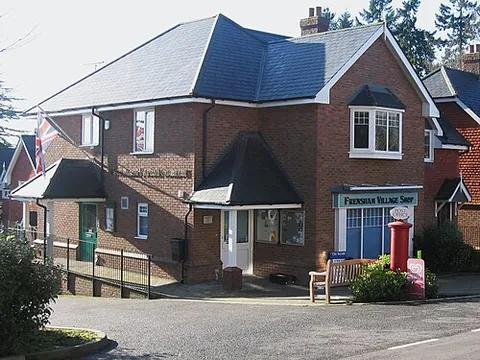 frensham: a village and civil parish in Waverley borough, Surrey, England (OS grid ref SU8441)