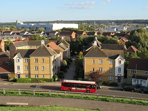 gallions reach: a reach (stretch of the River Thames between bends) between Woolwich Reach and Barking Reach and...
