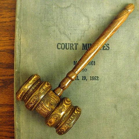 gavel: rent