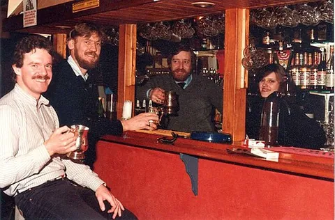 gezellig: having a cosy or pleasant, or sociable atmosphere; convivial and inviting