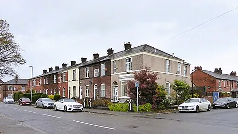 gigg: a suburb in south-east Bury, Greater Manchester, England (OS grid ref SD8109)