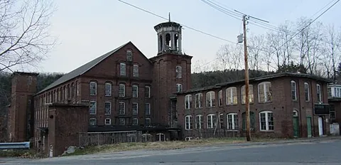 gilbertville: a minor city in Black Hawk County, Iowa
