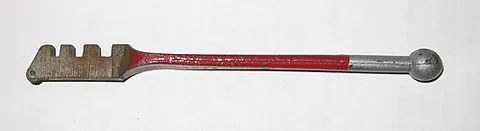 glass cutter: one who cuts glass to make objects from it