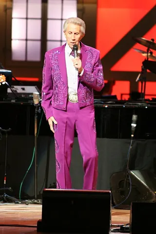 glitterbilly: someone who wears cowboy-style clothing which is dressy and made of flashy materials rather than...