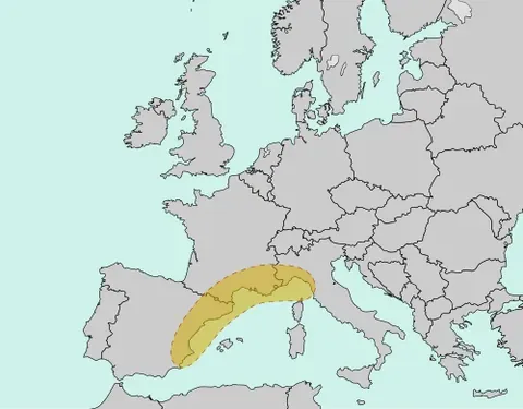 golden banana: an area of higher population density lying between Cartagena in the west and Genoa in the east...