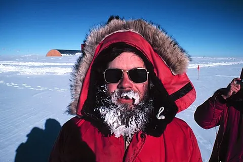 gomble: the accretion of snow on hair and fur