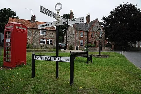 great snoring: a village and civil parish in North Norfolk district, Norfolk, England (OS grid ref TF9434)